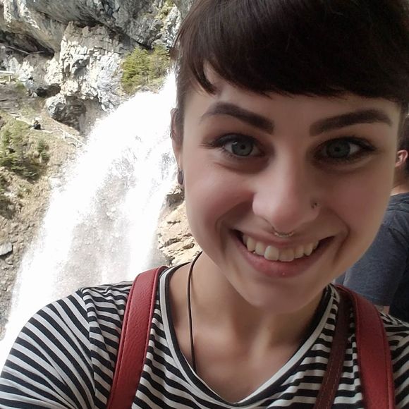 Meet your Posher, Emily - Picture 1 of 1